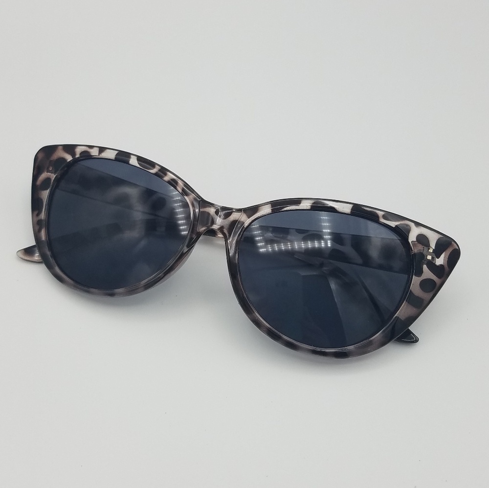 Classic Cateye Sunglasses